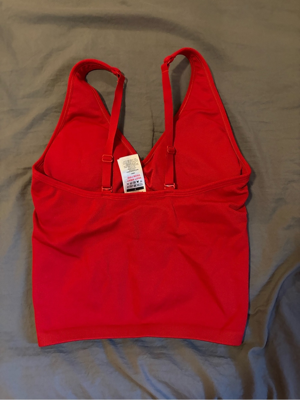Gymshark red carmine lift seamless tank with shelf - Picture 4 of 4
